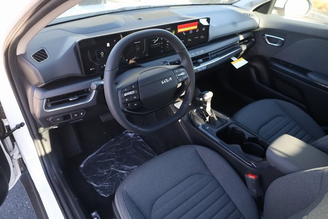 New 2025 Kia K4 EX FWD image 11
