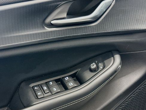 Used 2023 Jeep Grand Cherokee Laredo image 15