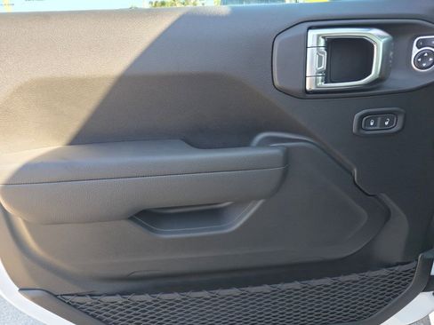 New 2026 Jeep Gladiator Sport image 14