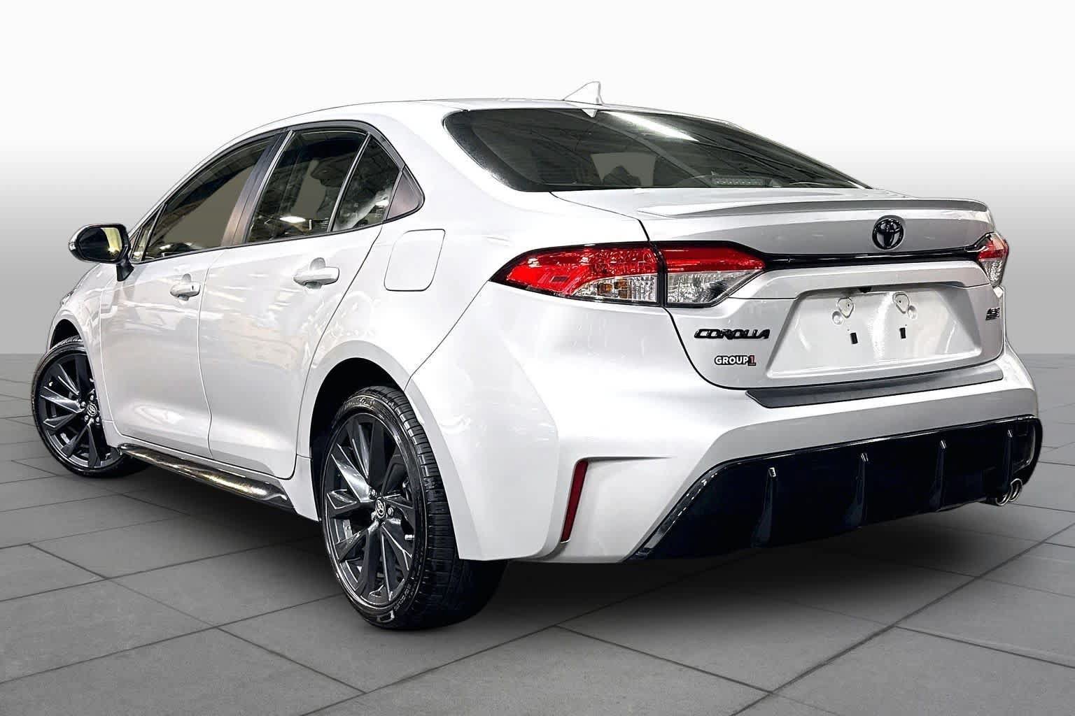 Used 2026 Toyota Corolla SE w/ SE Package FWD image 12