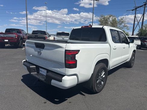 Used 2025 Nissan Frontier SV w/ SV Convenience Package image 9