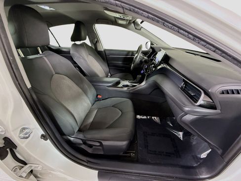 Used 2023 Toyota Camry LE image 28
