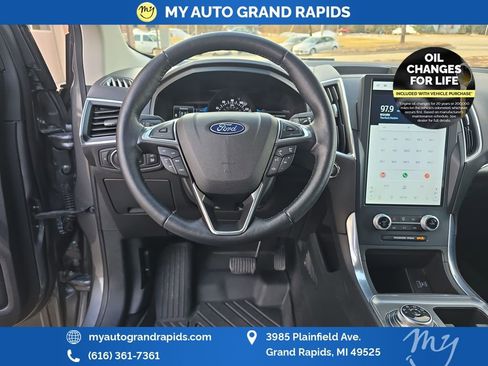 Used 2022 Ford Edge Titanium image 13
