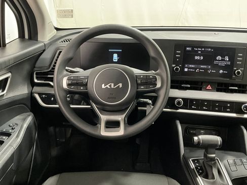 Used 2024 Kia Sportage LX image 7