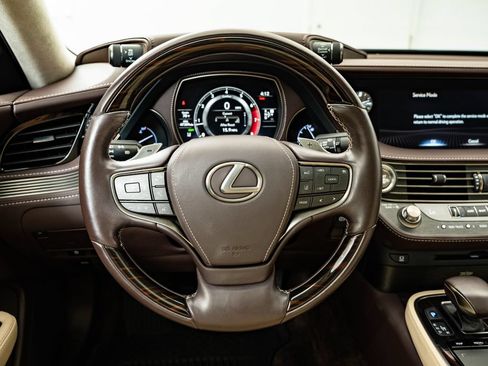 Used 2018 Lexus LS 500 AWD w/ Interior Upgrade Package image 42