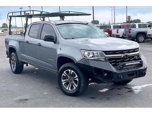 Used 2022 Chevrolet Colorado Z71 AWD/4WD image 2