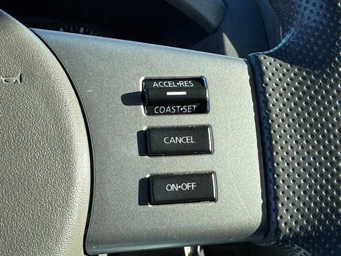 Used 2014 Nissan Frontier SV image 18