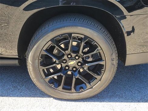 New 2025 Chevrolet Suburban High Country image 4