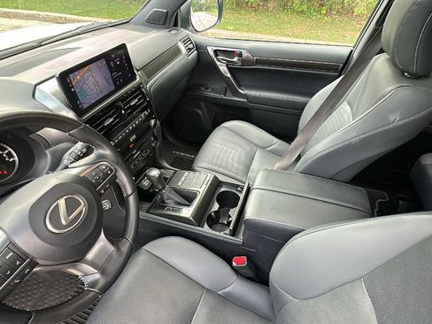 Used 2022 Lexus GX 460 image 22