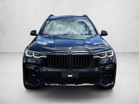 Used 2022 BMW X7 xDrive40i w/ M Sport Package AWD/4WD image 2