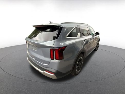 Used 2024 Kia Sorento S FWD image 4