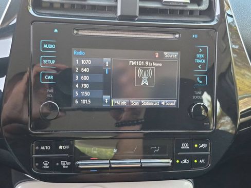Used 2016 Toyota Prius Two FWD image 18