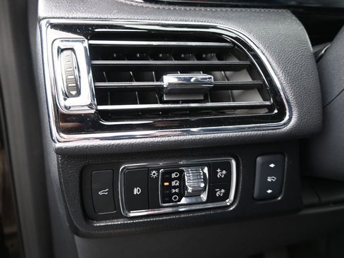 Used 2024 Lincoln Navigator Premiere AWD/4WD image 21