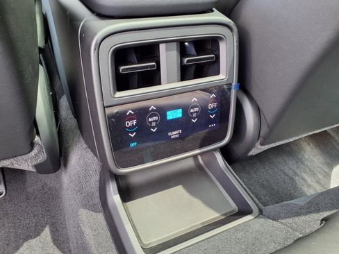 New 2025 Porsche Taycan image 22