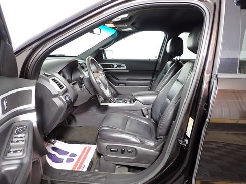 Used 2013 Ford Explorer XLT AWD/4WD image 21