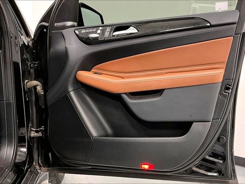 Used 2017 Mercedes-Benz GLS 450 4MATIC image 23