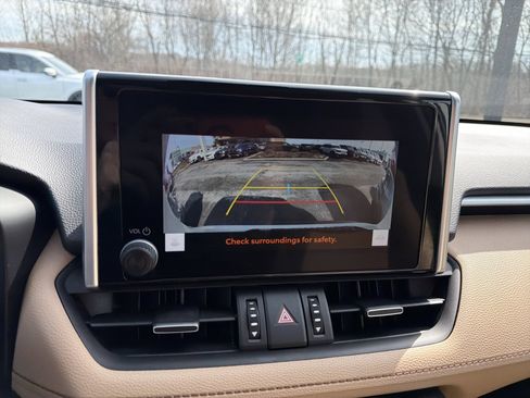 Used 2023 Toyota RAV4 XLE Premium AWD/4WD image 20