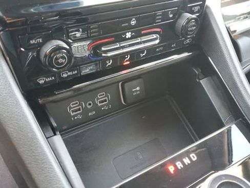 Used 2023 Jeep Grand Cherokee L Laredo w/ Luxury Tech Group I image 17