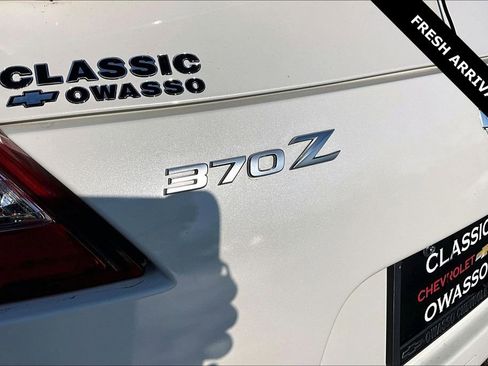Used 2014 Nissan 370Z Touring w/ Sport Package image 20