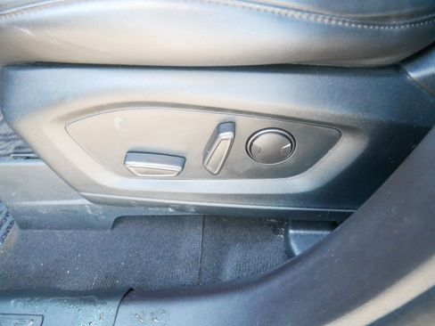 Certified 2022 Ford Explorer XLT w/ Equipment Group 202A image 19