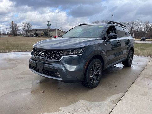 Used 2023 Kia Sorento X-Line EX image 2