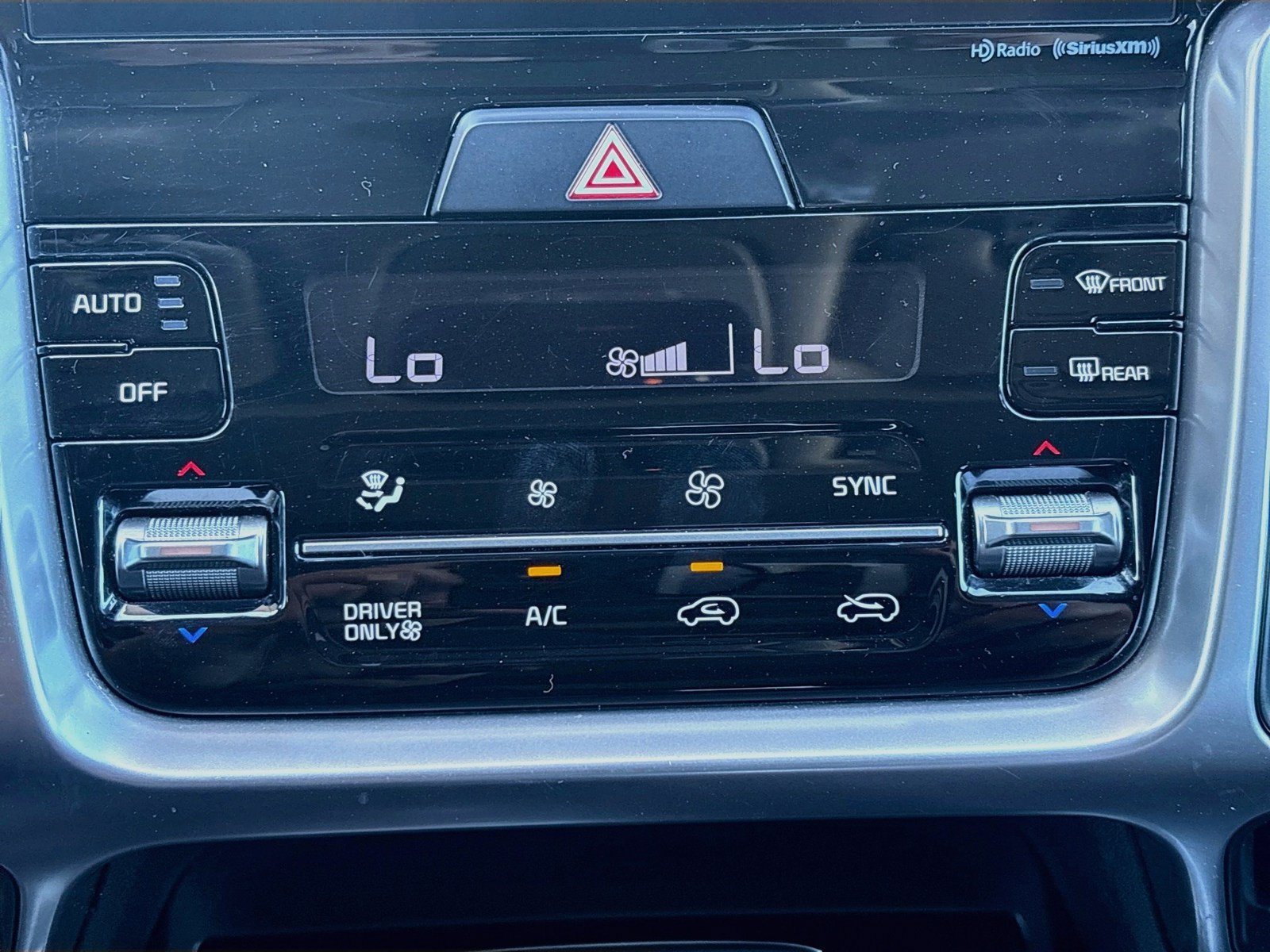Used 2021 Kia Sorento EX FWD image 11