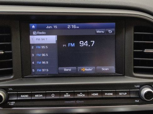 Used 2019 Hyundai Elantra SEL FWD image 25