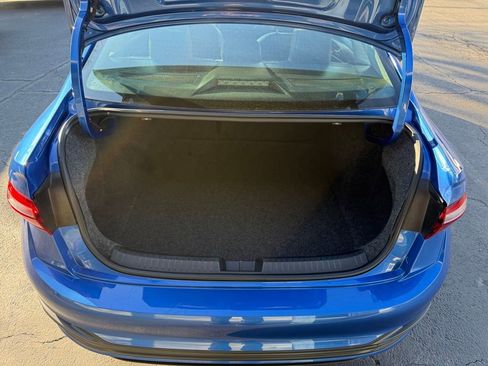 Used 2024 Volkswagen Jetta SE image 5