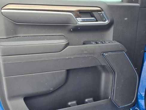 Used 2023 Chevrolet Silverado 1500 LT Trail Boss w/ LPO, Dark Essentials Package image 10