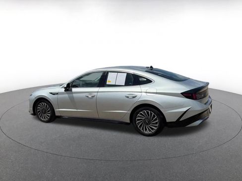 Used 2025 Hyundai Sonata SEL FWD image 8