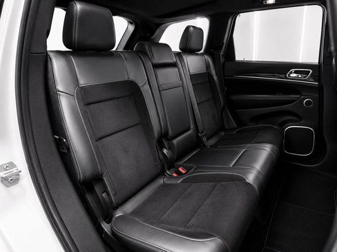 Used 2015 Jeep Grand Cherokee SRT AWD/4WD image 15