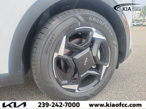 Certified 2026 Kia Sportage EX w/ EX Panorama Roof Package FWD image 7