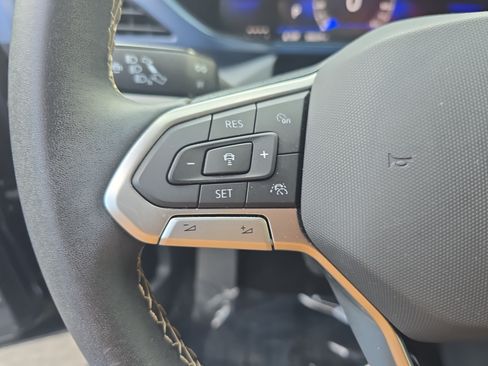 Certified 2023 Volkswagen Taos SE AWD/4WD image 16
