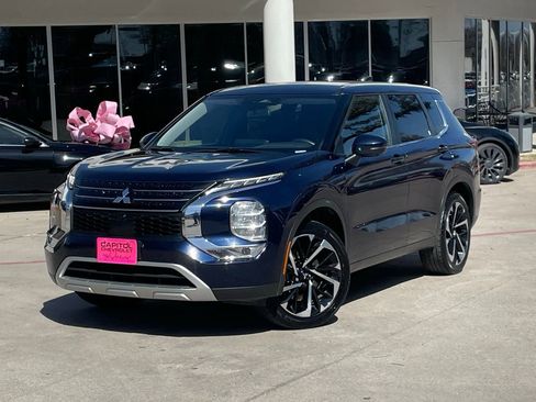 Used 2024 Mitsubishi Outlander SE image 9