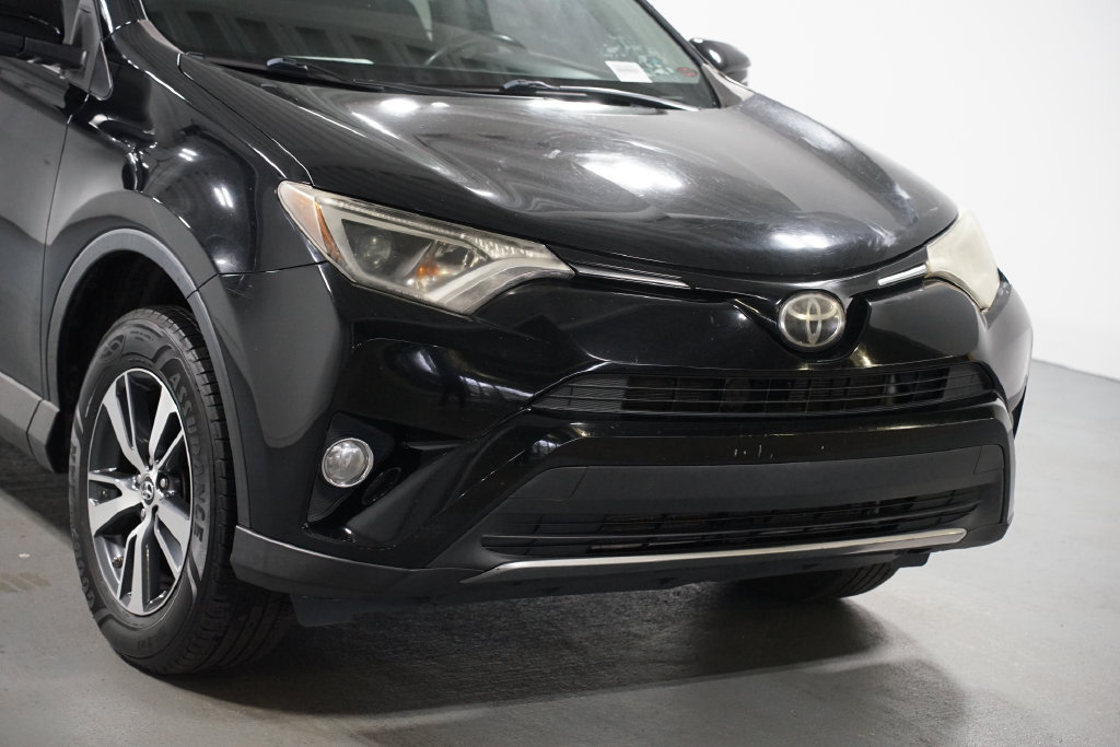 Used 2017 Toyota RAV4 XLE FWD image 4