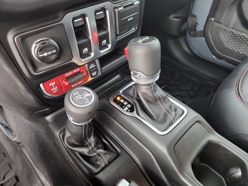 Certified 2026 Jeep Wrangler Rubicon AWD/4WD image 21