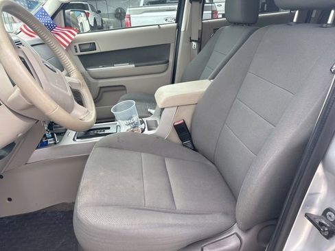 Used 2010 Ford Escape XLT FWD image 6