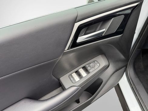 Used 2025 Mitsubishi Outlander SE AWD/4WD image 14