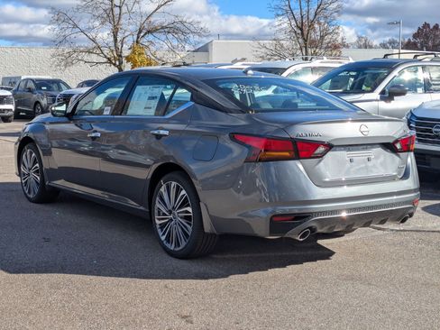 New 2025 Nissan Altima 2.5 SL image 8