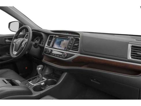 Used 2014 Toyota Highlander XLE AWD/4WD image 16
