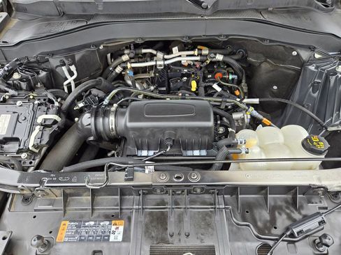 Used 2022 Ford Explorer XLT w/ Equipment Group 202A AWD/4WD image 35