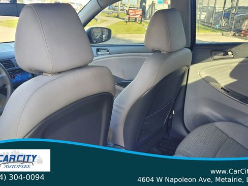 Used 2017 Hyundai Accent SE image 18