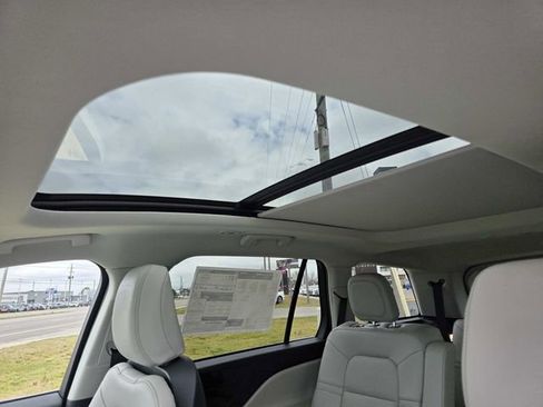 New 2026 Lincoln Aviator 2WD image 9