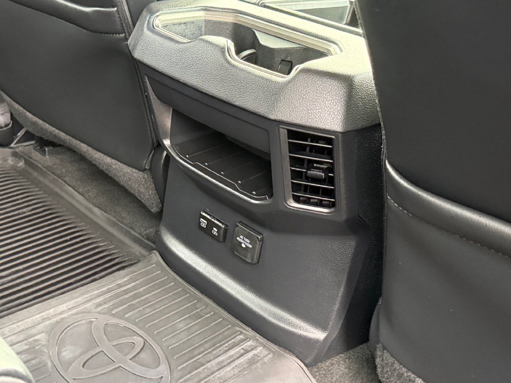 Used 2024 Toyota Tundra Limited AWD/4WD image 21