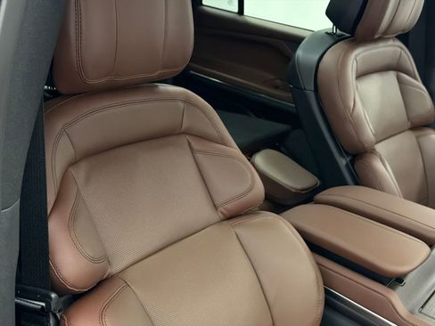 New 2026 Lincoln Navigator L Reserve AWD/4WD image 13