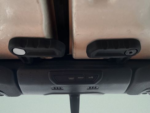 Used 2022 Jeep Wrangler Willys image 22