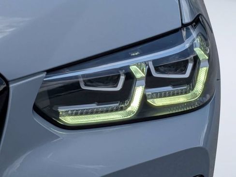 Used 2022 BMW X3 xDrive30i w/ M Sport Package 2 AWD/4WD image 9
