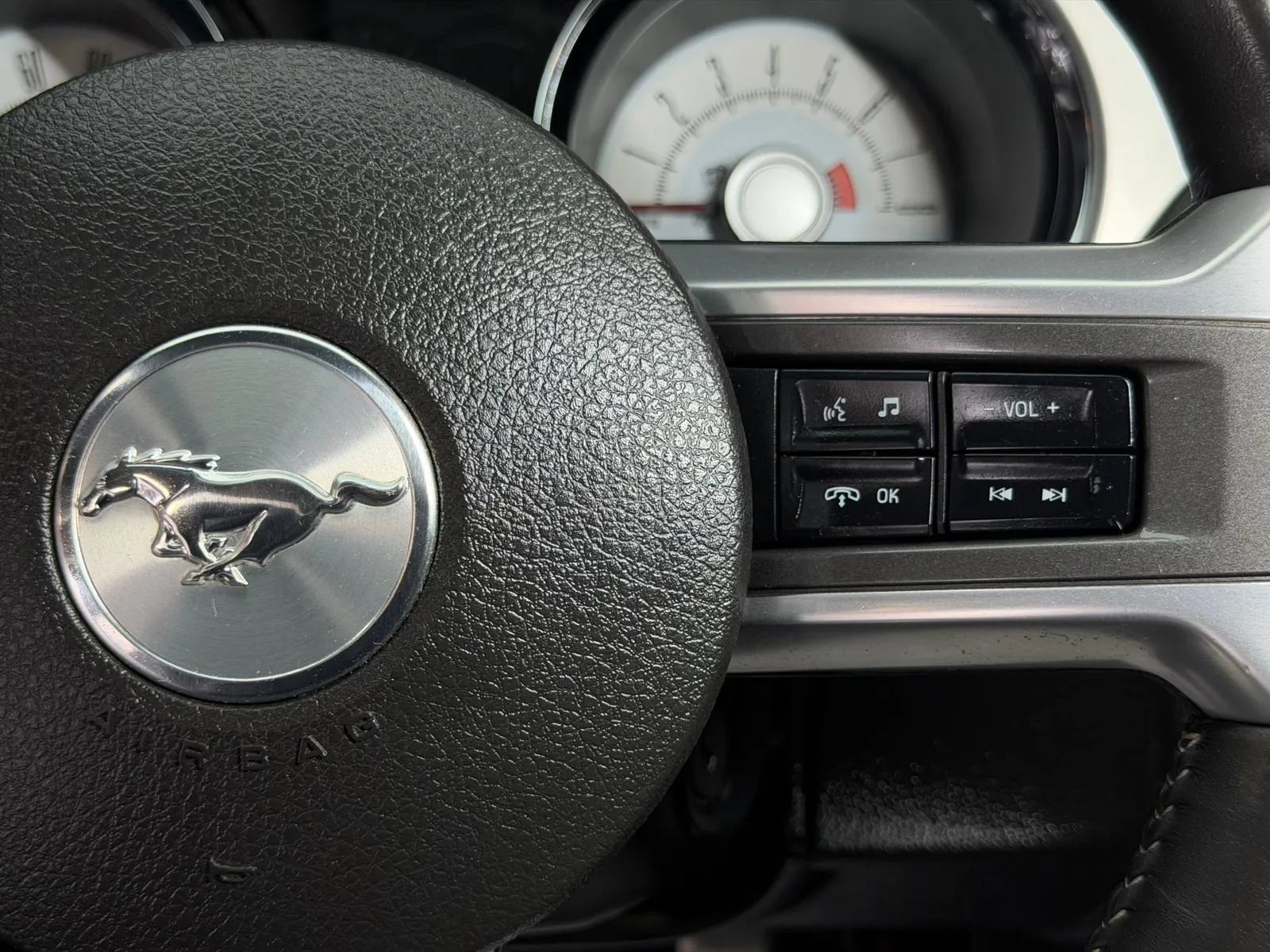 Used 2010 Ford Mustang GT RWD image 24