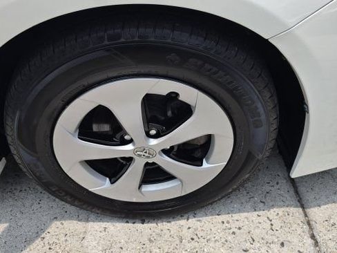 Used 2012 Toyota Prius Three FWD image 12