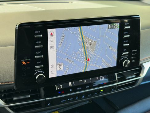 Used 2024 Toyota Sienna XSE w/ XSE Plus Package image 23